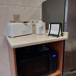 Piso Luminoso, Amplio Y Tranquilo En Casco Viejo *