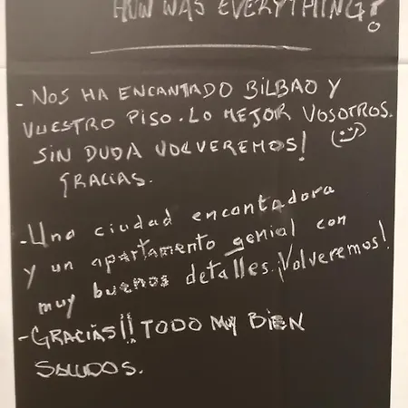 Piso Luminoso, Amplio Y Tranquilo En Casco Viejo *