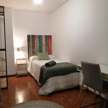 Piso Luminoso, Amplio Y Tranquilo En Casco Viejo Apartment